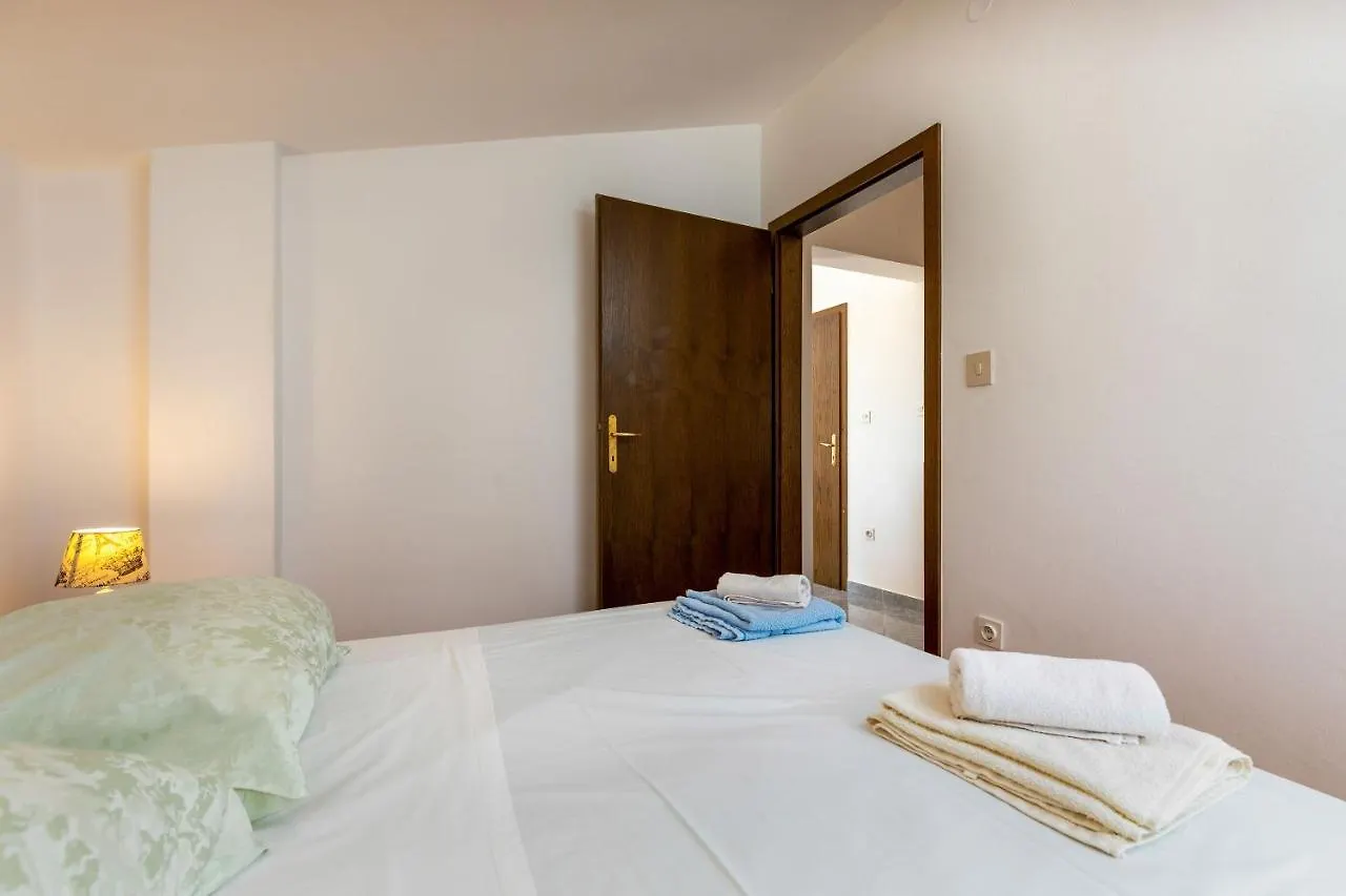 Apartments Josip Rabac