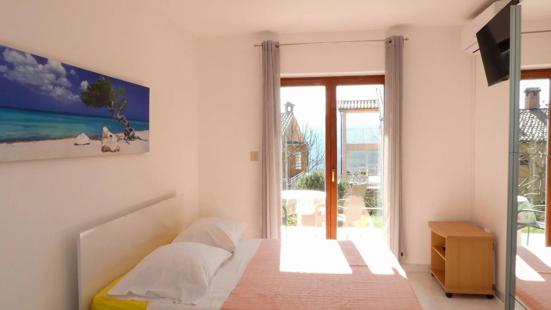 Apartments Josip Rabac